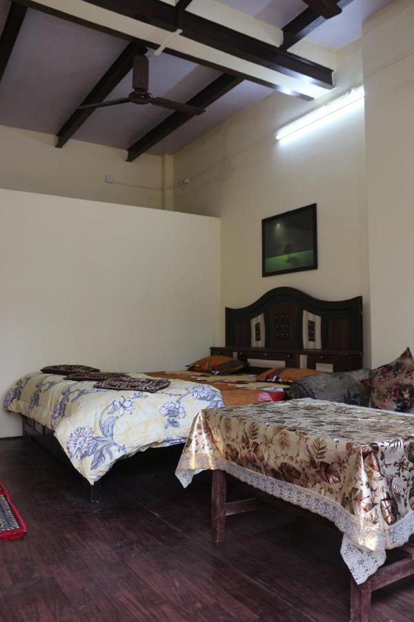 Mother Hostel Varanasi Exterior foto