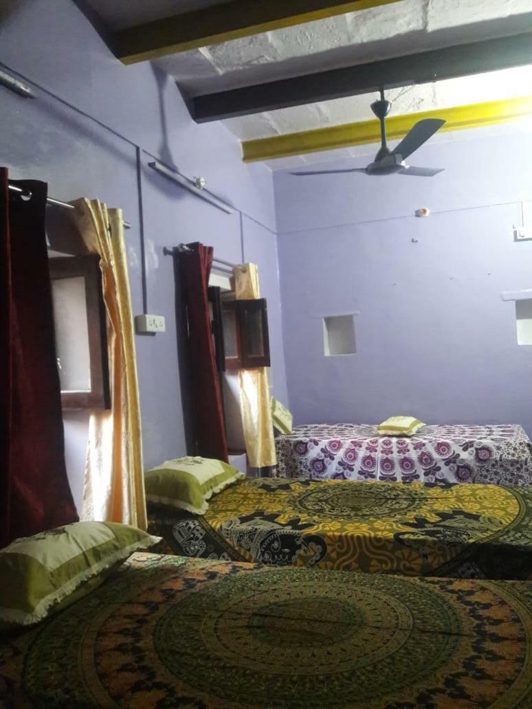 Mother Hostel Varanasi Exterior foto